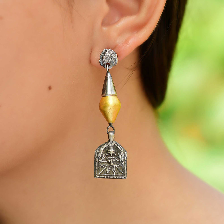 Buy Indian Handmade Silver Oxdised Patri With Gold Wax Bead Earring
